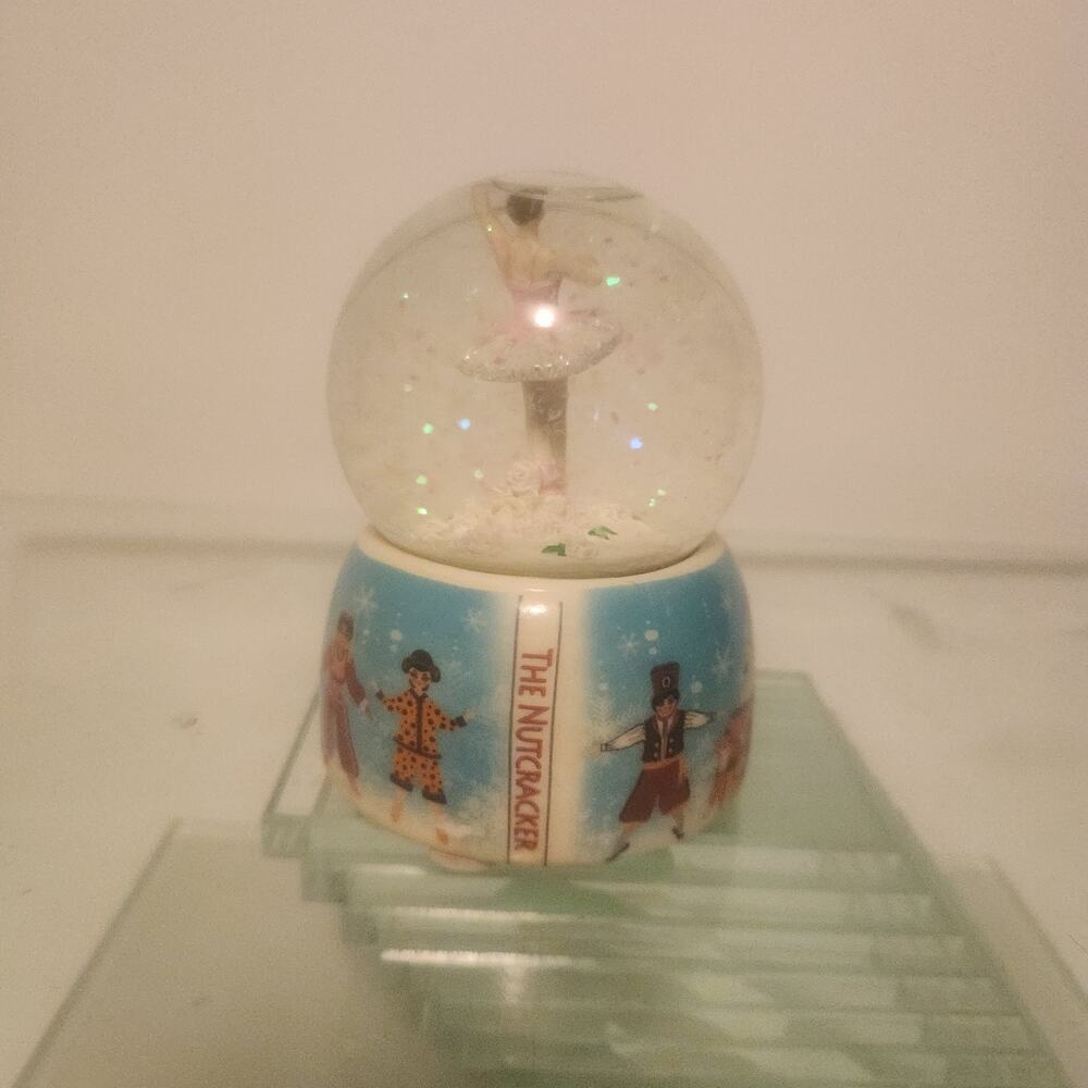 Mini Nutcracker Musical Snow Globe